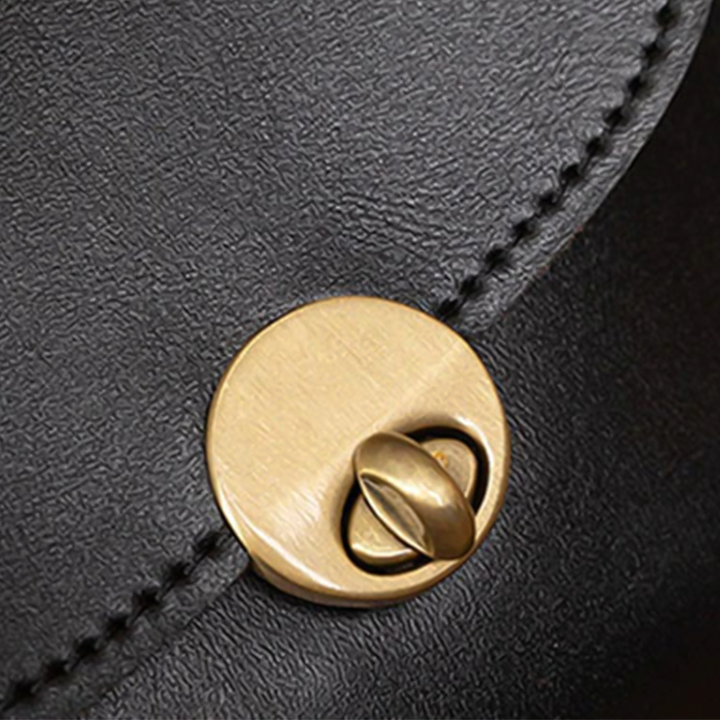 Vintage Kiss-Lock Leather Bag - Victoria's Retro Chic Essential